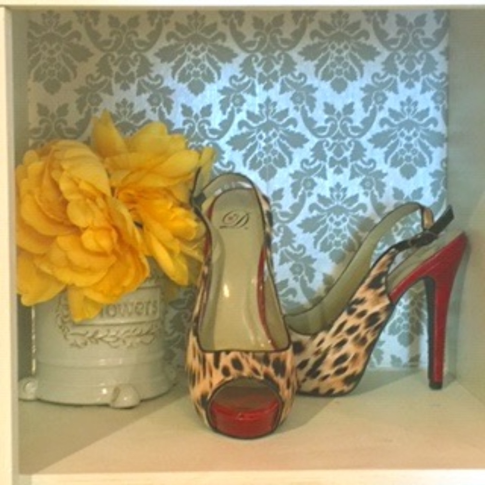 Red Cougar print slingback pumps